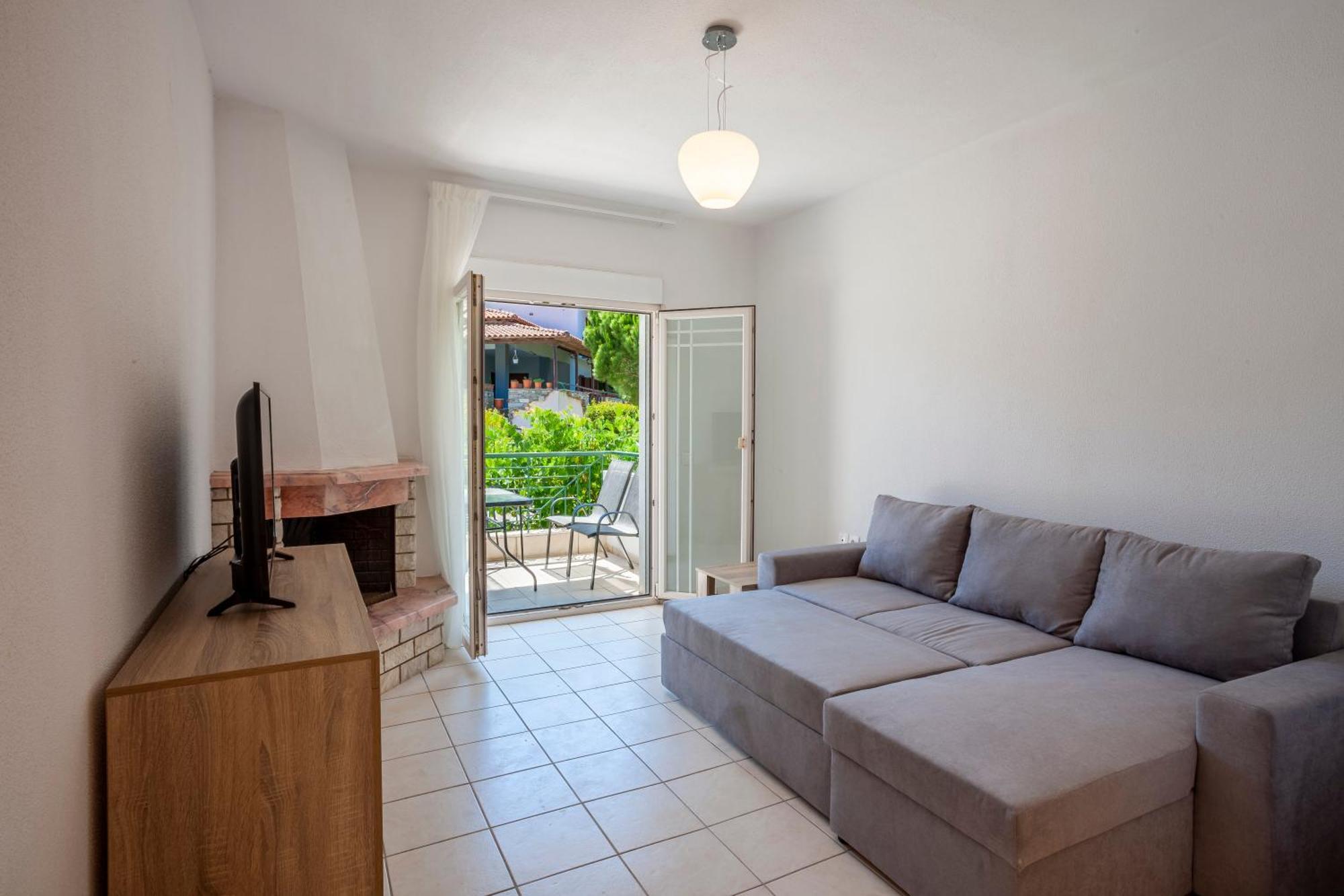 Aris Luxury Apartments Pefkochori Exterior photo