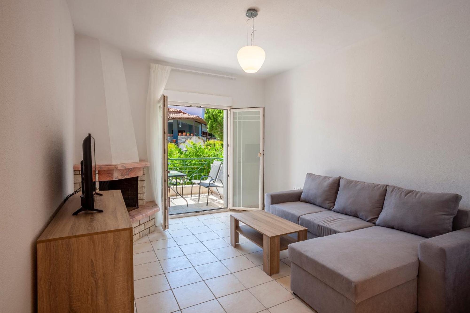 Aris Luxury Apartments Pefkochori Exterior photo
